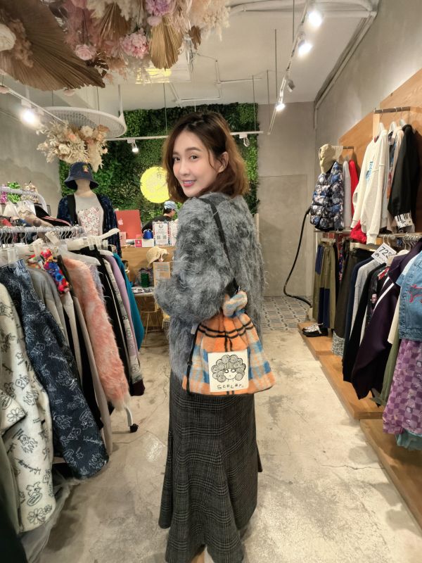 棉花糖毛絨V領外罩 