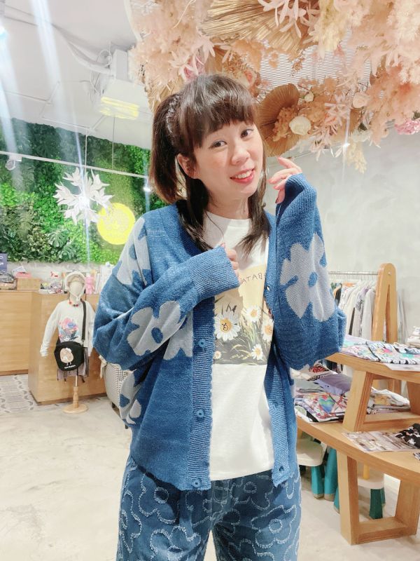 花朵壓紋短外罩 