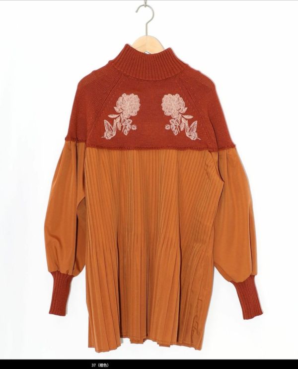 對稱刺繡花朵造型上衣 