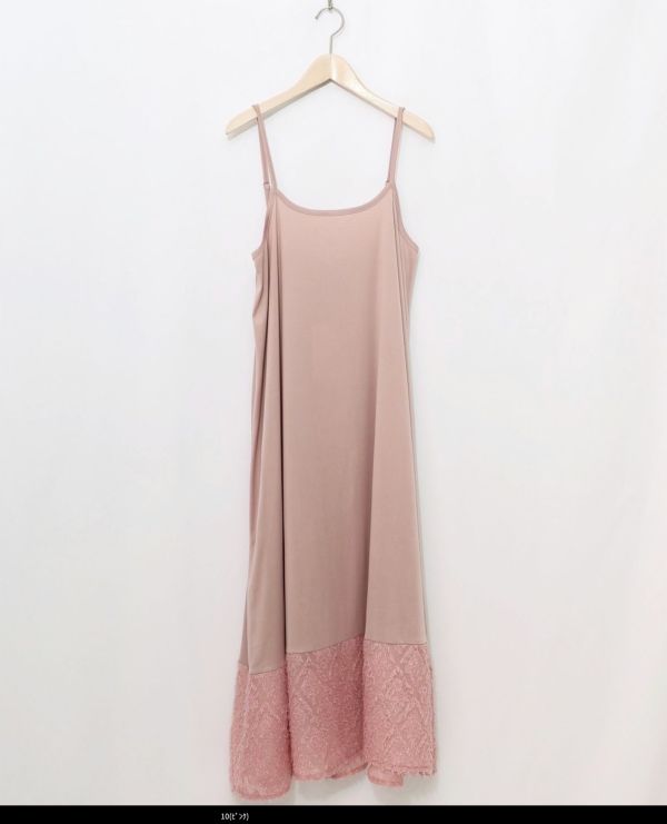 羽毛蕾絲簍空隙間帶襯洋 