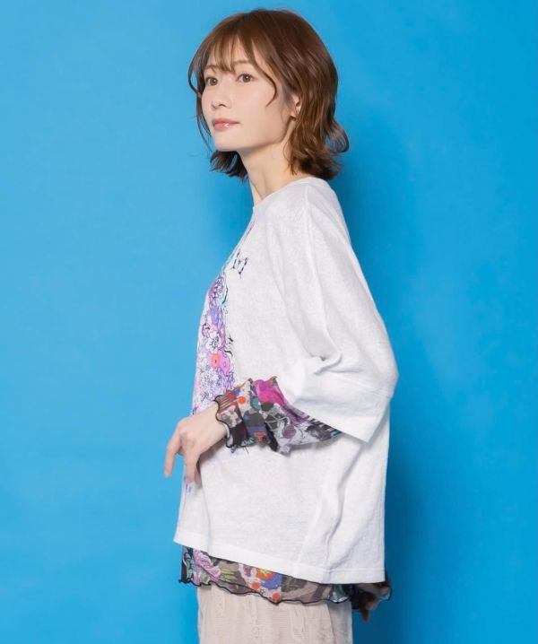 蕾絲布-花朵塗鴉蝴蝶上衣 