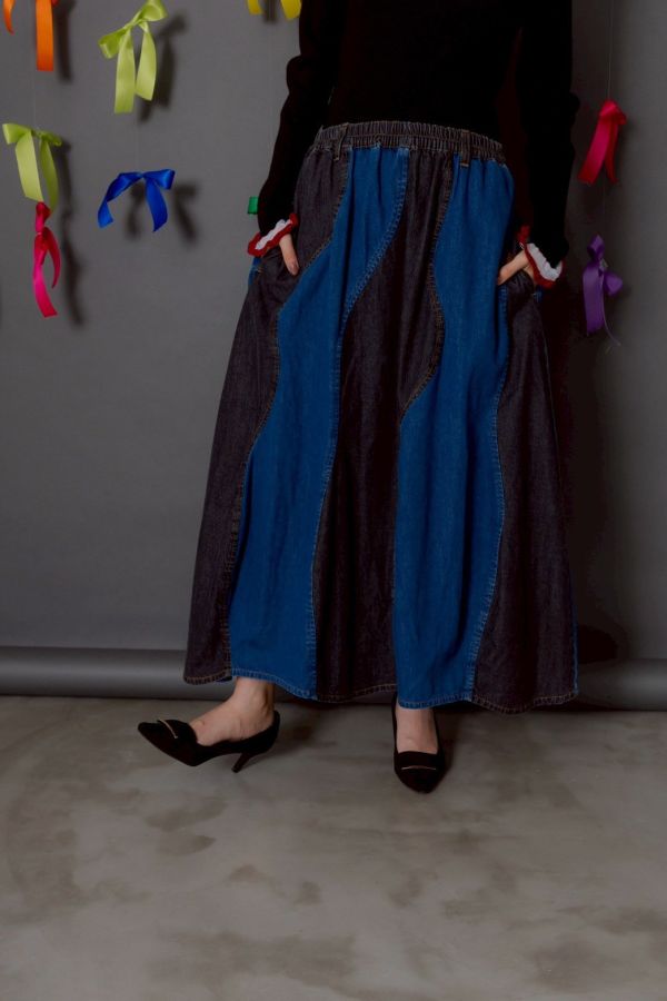 立體壓紋小花拼接牛仔裙 