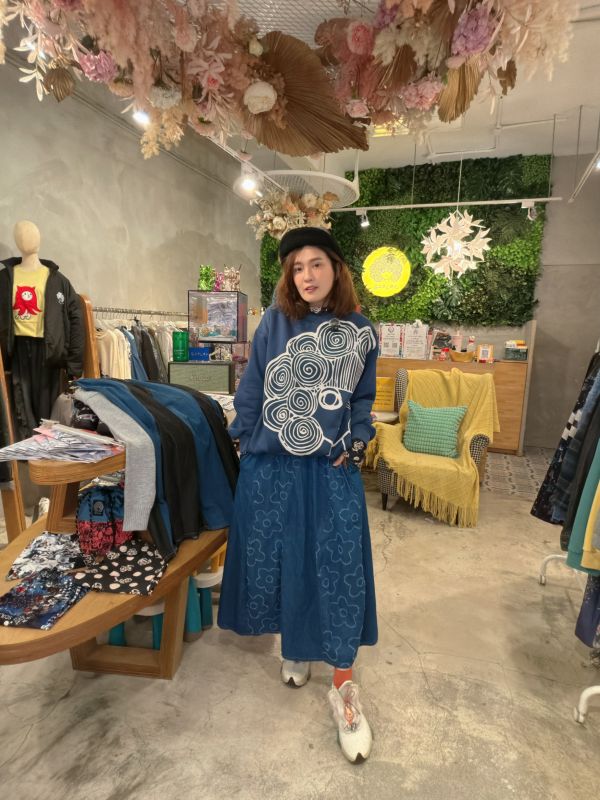 立體壓紋小花拼接牛仔裙 