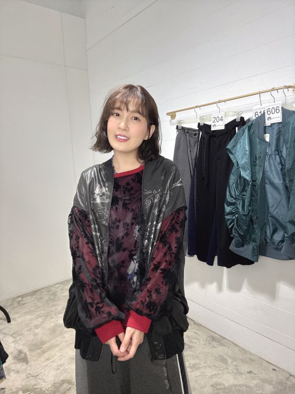 植絨雙層紗花朵上衣 