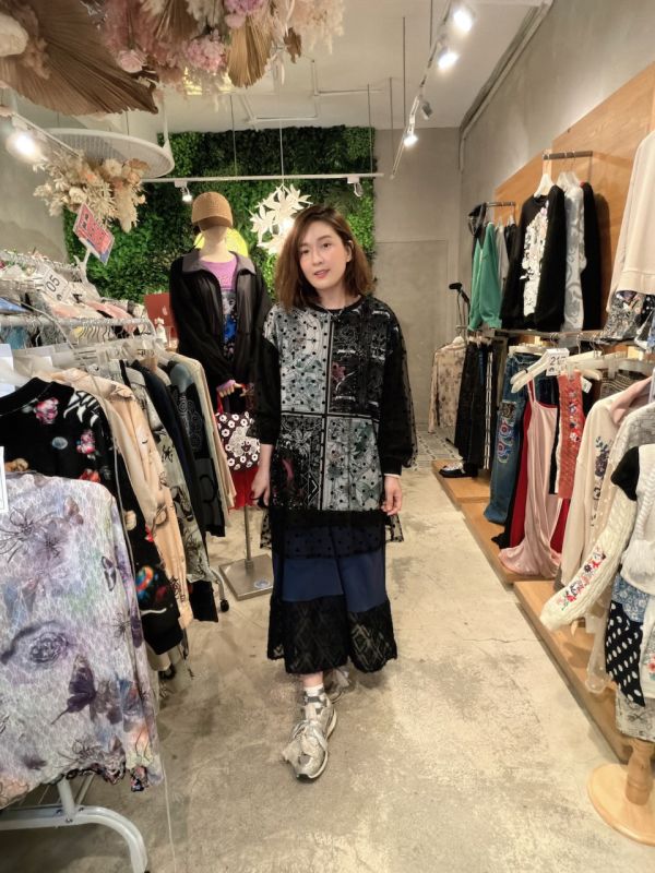 塔羅星空植絨點點紗上衣 