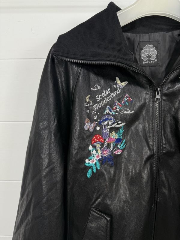 經典娃娃頭刺繡皮革外套 