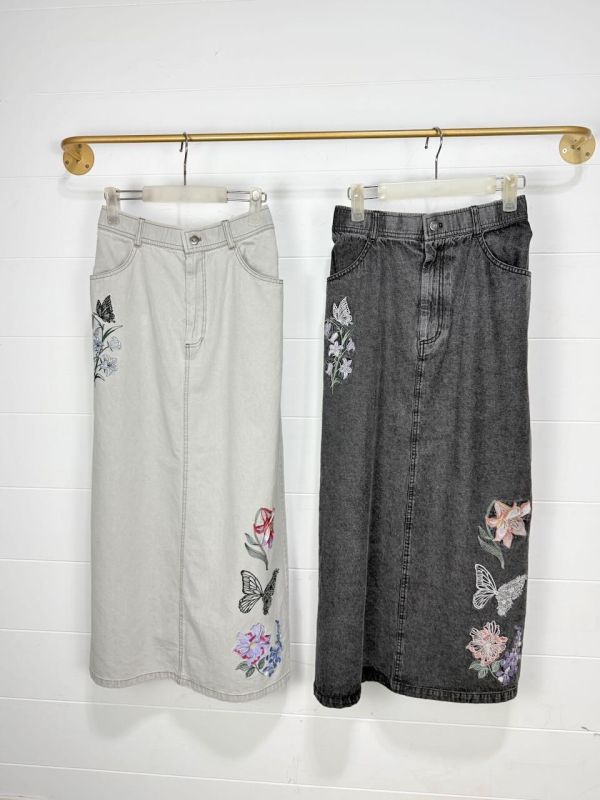花朵刺繡牛仔裙 