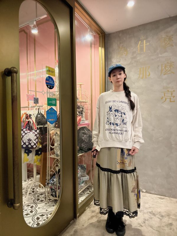 狗狗集合造型拼接上衣 