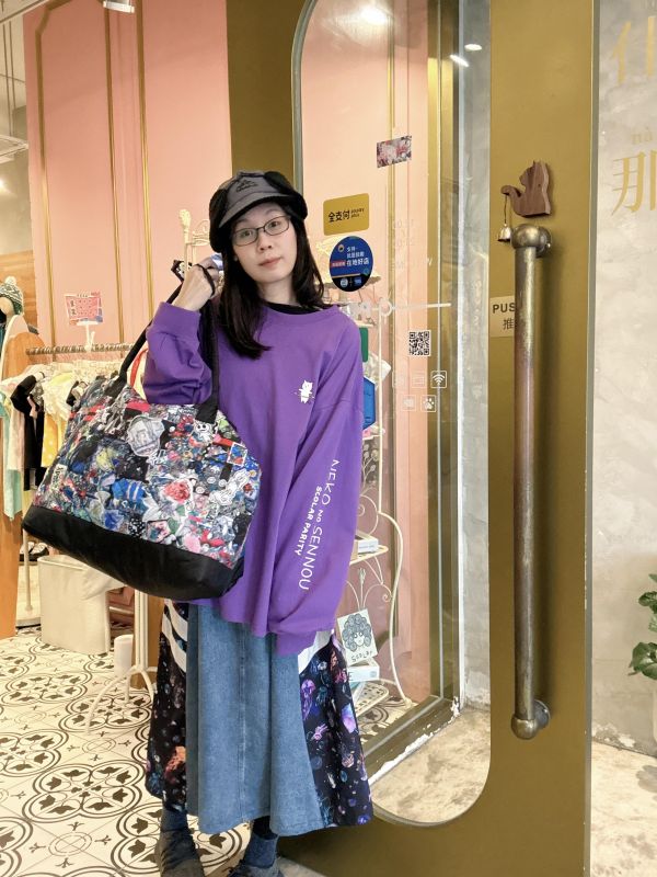 用呼啦圈洗腦熊熊跟兔子的貓咪上衣 