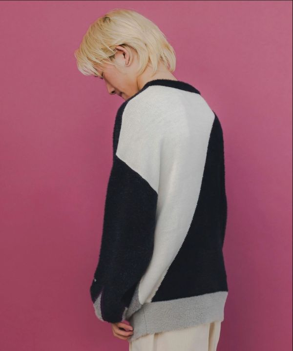 三角形漸層刺繡絨布針織上衣 