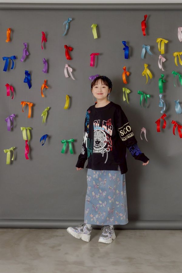 滿版娃頭都是直筒裙 