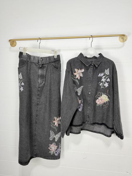 花朵刺繡毛邊襯衫 