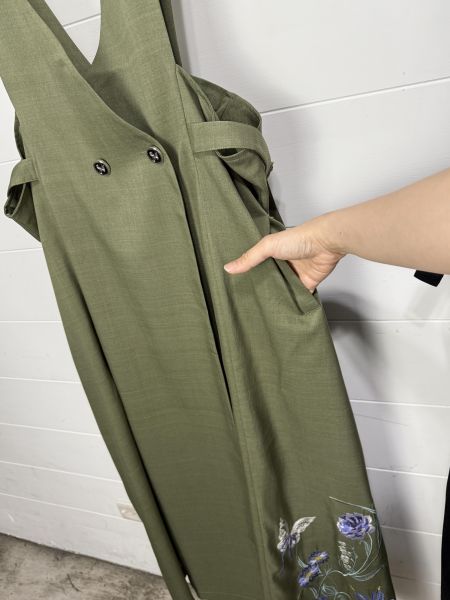 刺繡綁腰背心長洋裝 