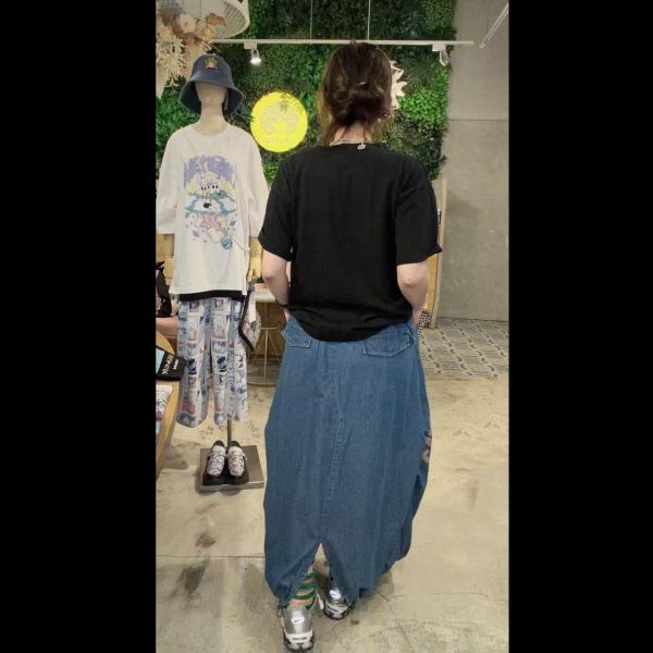 錐形塗鴉造型裙 