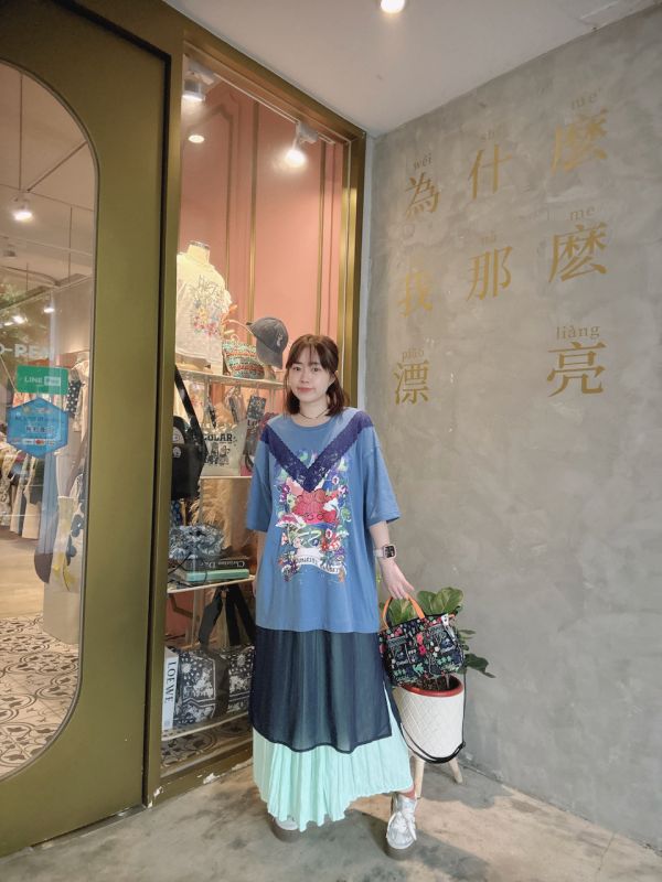 落日Ｖ蕾絲透紗上衣 