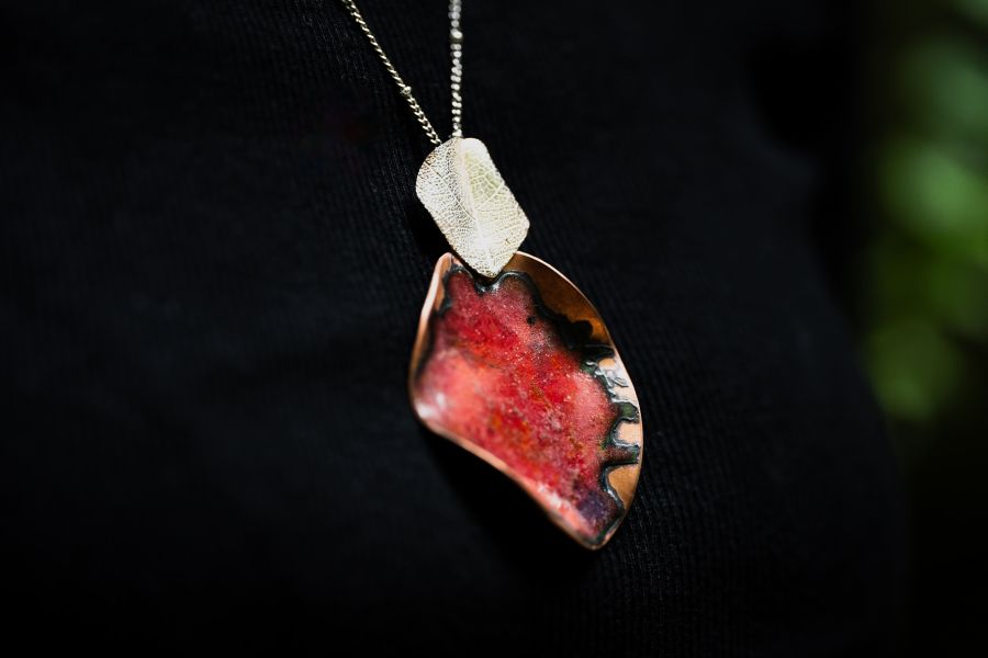 POEM of Nature｜A falling leaf heralds autumn（enamelled necklac） 