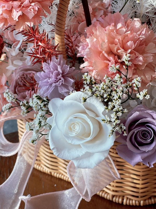 祝賀花籃- 紅粉暖心色系 祝賀花籃, 節慶永生花籃,   festival flower, table flower, basket flower, 不凋花, 乾燥花, 索拉花, 仿真花, 永生花