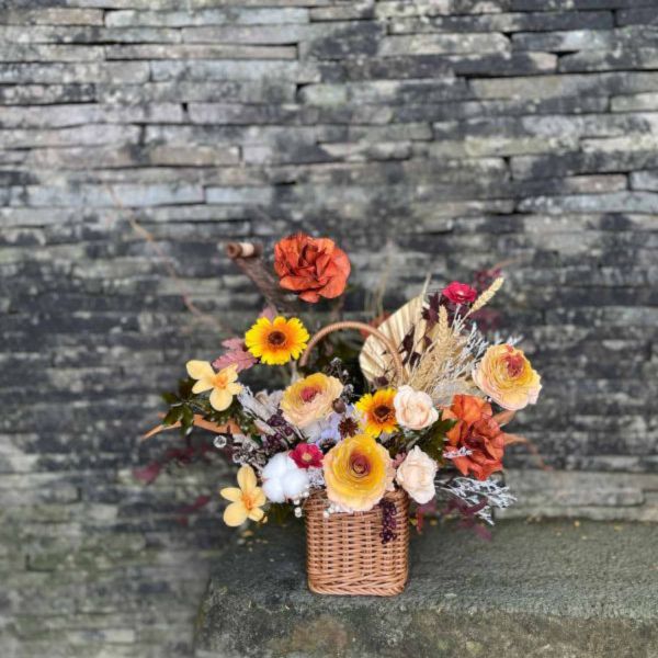 祝賀花籃-黃橘陽光色系 祝賀花籃, 節慶永生花籃,   festival flower, table flower, basket flower, 不凋花, 乾燥花, 索拉花, 仿真花, 永生花