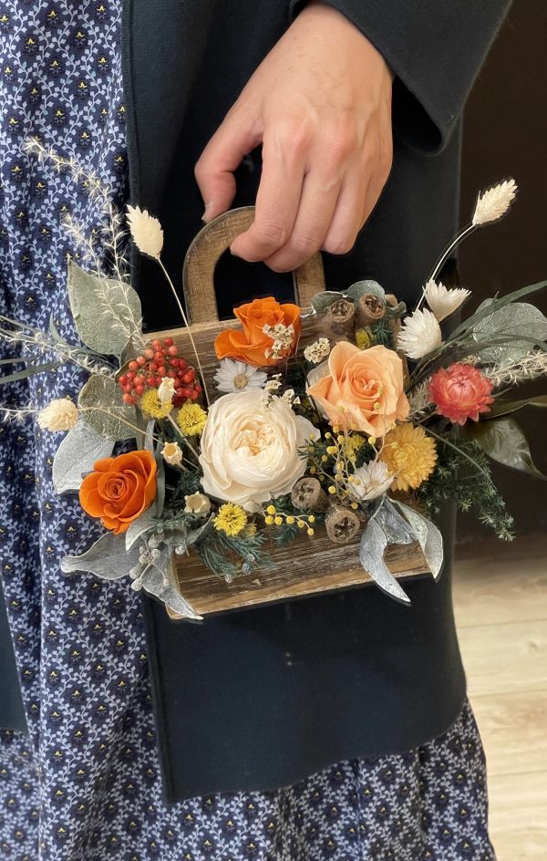 手提木盒桌上花 節慶永生花籃,   festival flower, table flower, basket flower, 不凋花, 乾燥花, 索拉花, 仿真花, 永生花,手提木盒桌上花