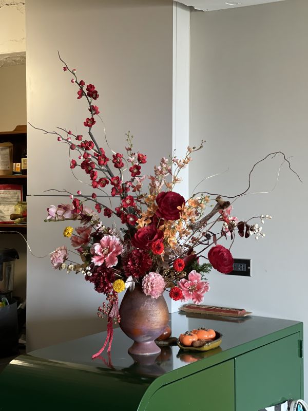 大型永生桌花 (含手作木質花器) 新年桌花,  不凋花, 乾燥花, 索拉花, 仿真花, 永生花,永生花課程,新年花禮, chinesenewyeargift, 過年居家布置, 過年花禮, 乾燥花, 擬真花, 日本大地農園, 玄關花, 茶几花