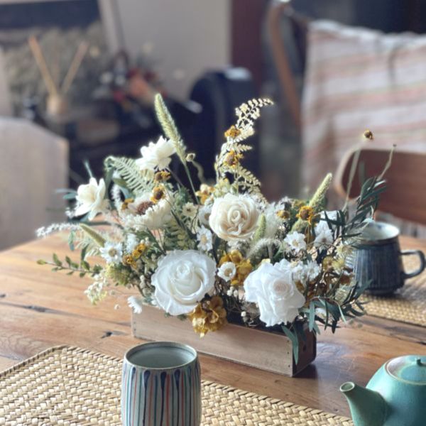 母親節特價_長型木盒桌上花-M 節慶永生花籃,   festival flower, table flower, basket flower, 不凋花, 乾燥花, 索拉花, 仿真花, 永生花,手提木盒桌上花, 長型木盒桌上花