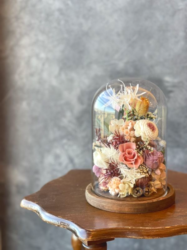 玻璃永生花盅(M) 玻璃永生花盅, 節慶永生花籃,   festival flower, table flower, basket flower, 不凋花, 乾燥花, 索拉花, 仿真花, 永生花,手提木盒桌上花, 長型木盒桌上花