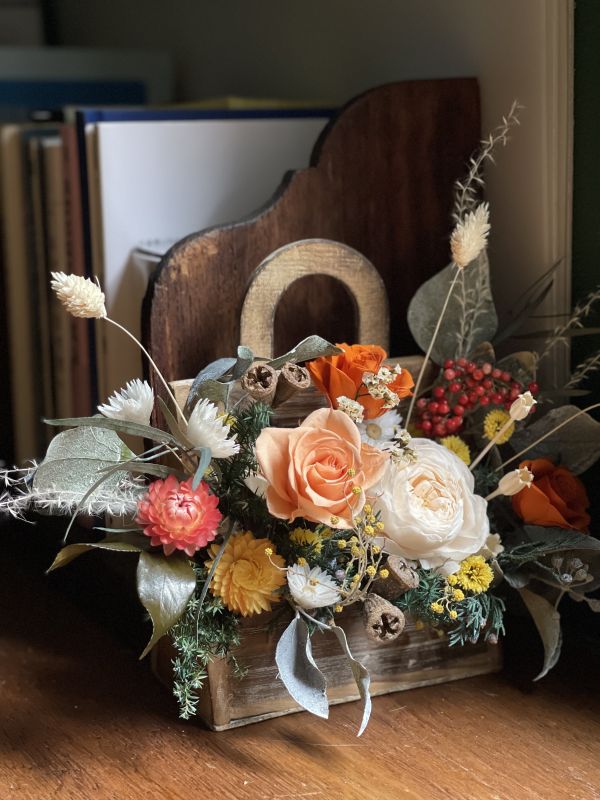 手提木盒桌上花 節慶永生花籃,   festival flower, table flower, basket flower, 不凋花, 乾燥花, 索拉花, 仿真花, 永生花,手提木盒桌上花