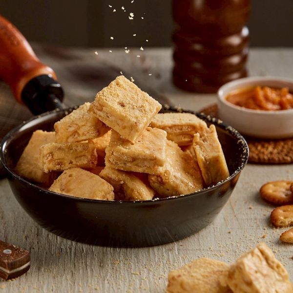 【繽果奇園】鹹蛋黃巧酥 鹹蛋黃雪花酥推薦,鹹蛋黃雪花酥,伴手禮,鹹蛋黃雪花酥點心,傳統中式糕點,古早味糕點,年節送禮,糕點,茶點推薦,中式甜點,即食糕點,手工糕點