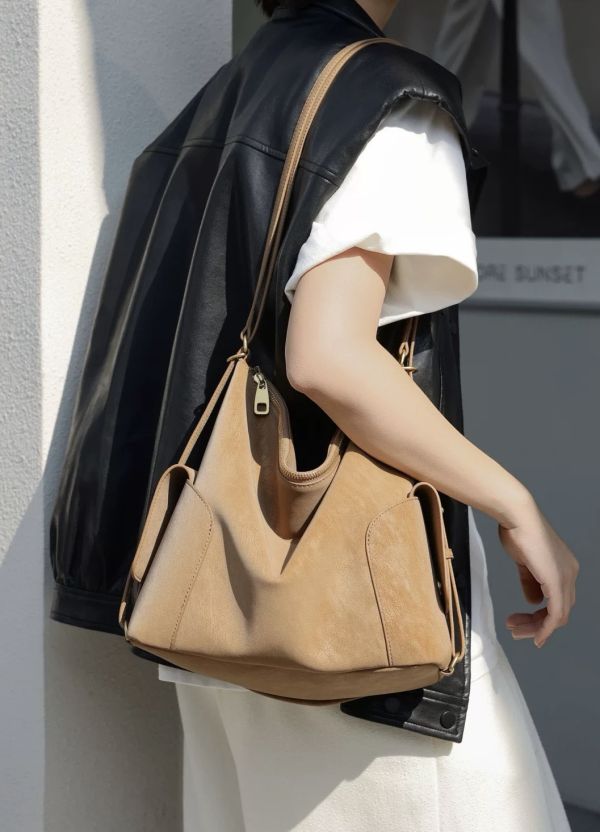 檔口獨家訂製三用擦牛皮包（奶茶色） 