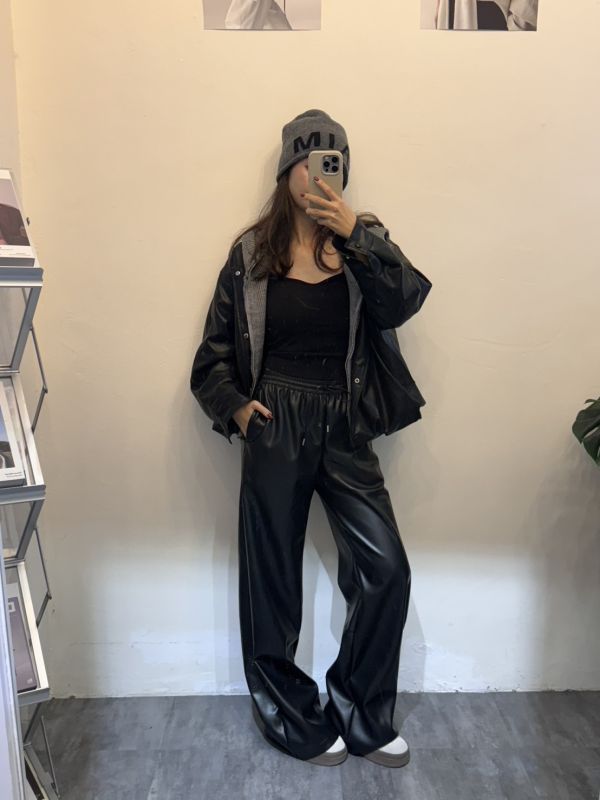 鴨絨90%角蛋白皮外套（黑色） 