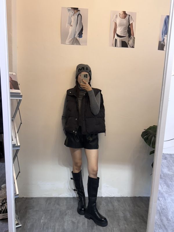 鴨絨背心＋高領打底上衣（黑） 
