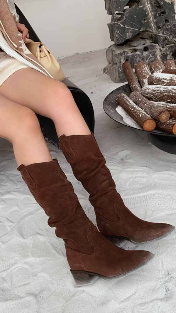 翻毛牛皮皺褶靴 