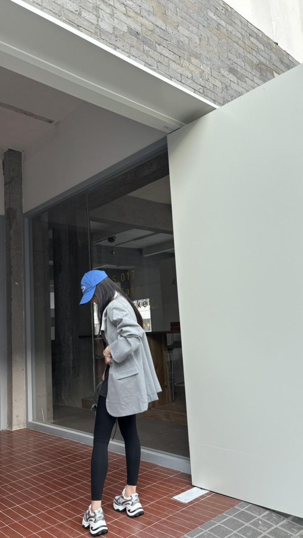 配色領西裝外套（灰色） 