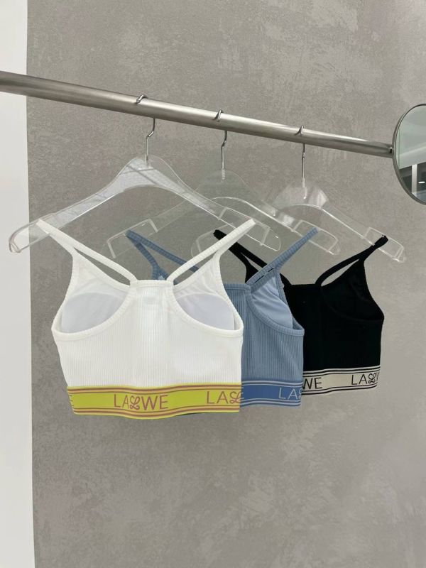 K18.下英文背心 