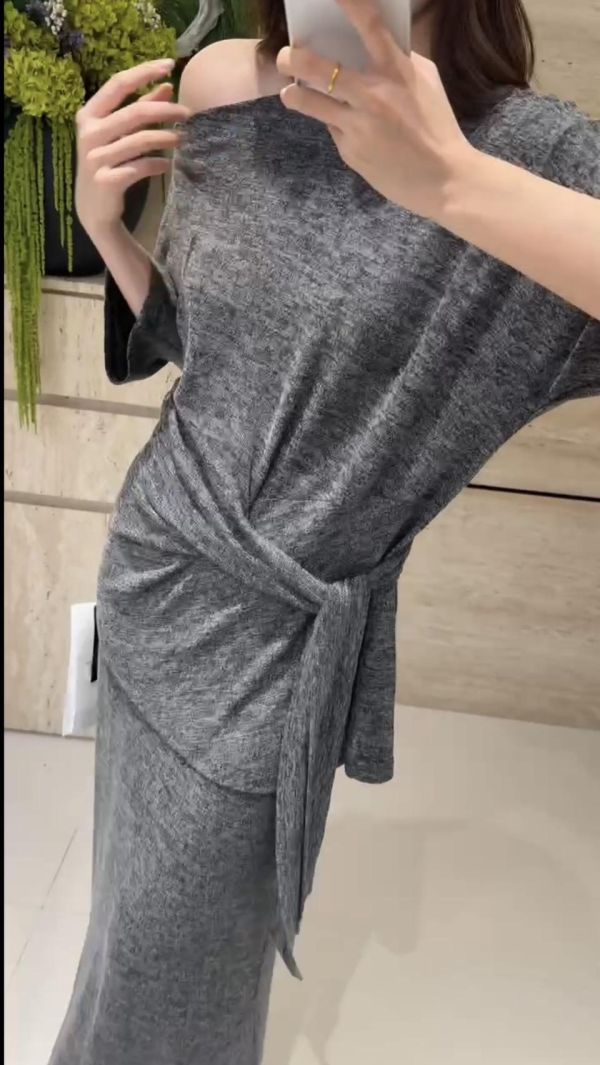 慵懶側綁裙套裝 
