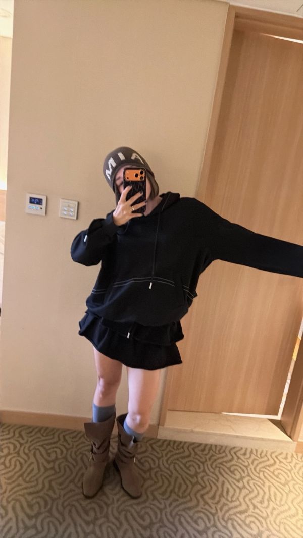 T05.滾車線連帽衣 