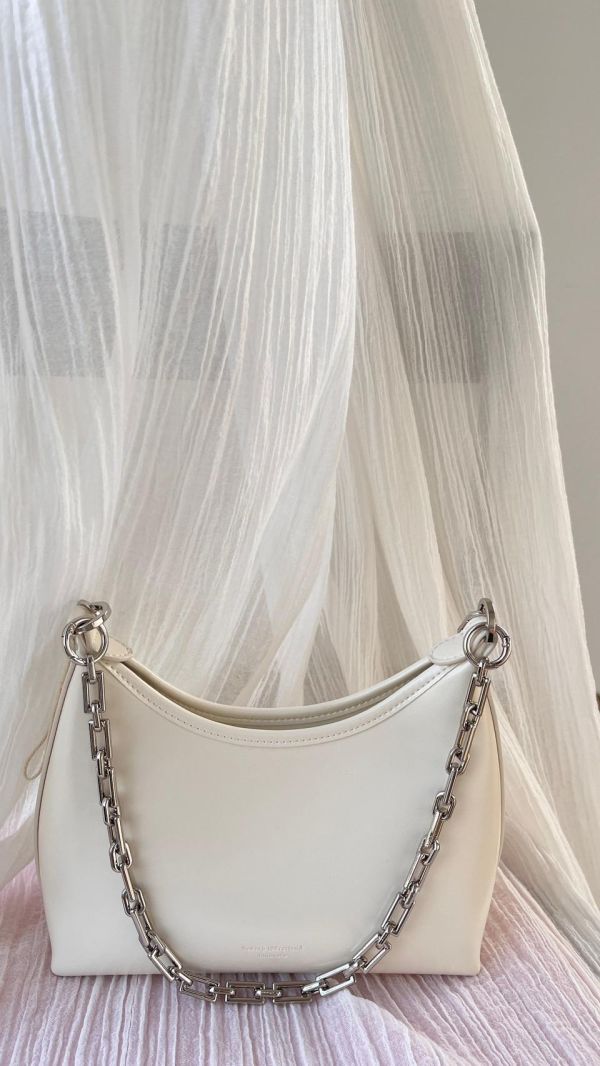 真皮雙鏈月牙包（白色） 