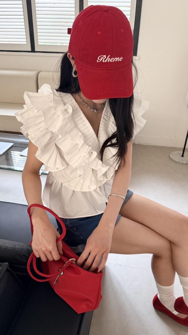 木耳滾邊上衣 