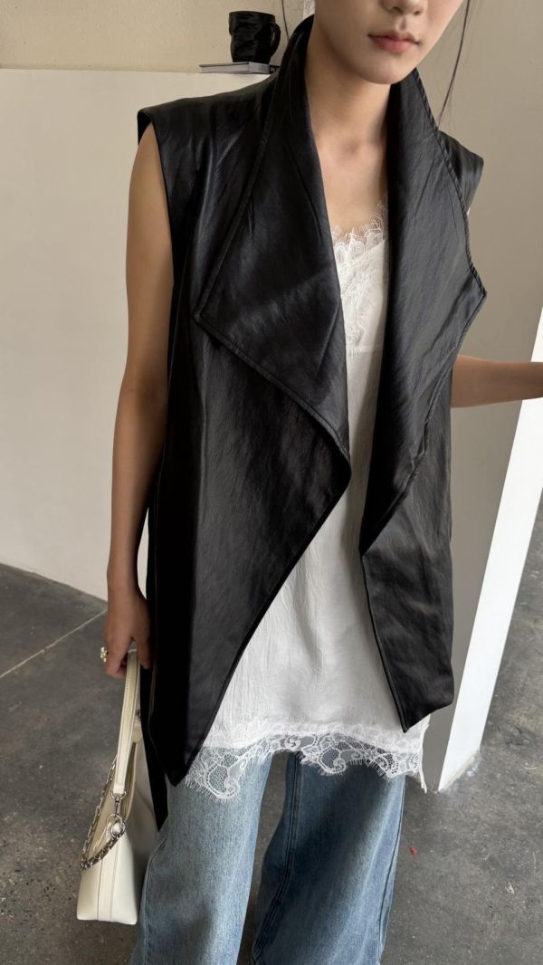 細肩帶蕾絲背心 