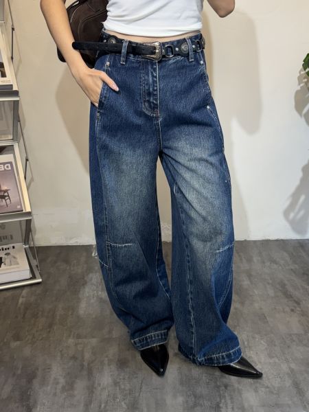 A015.下扣造型牛仔褲 