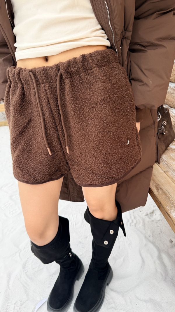 字母羊毛短褲 