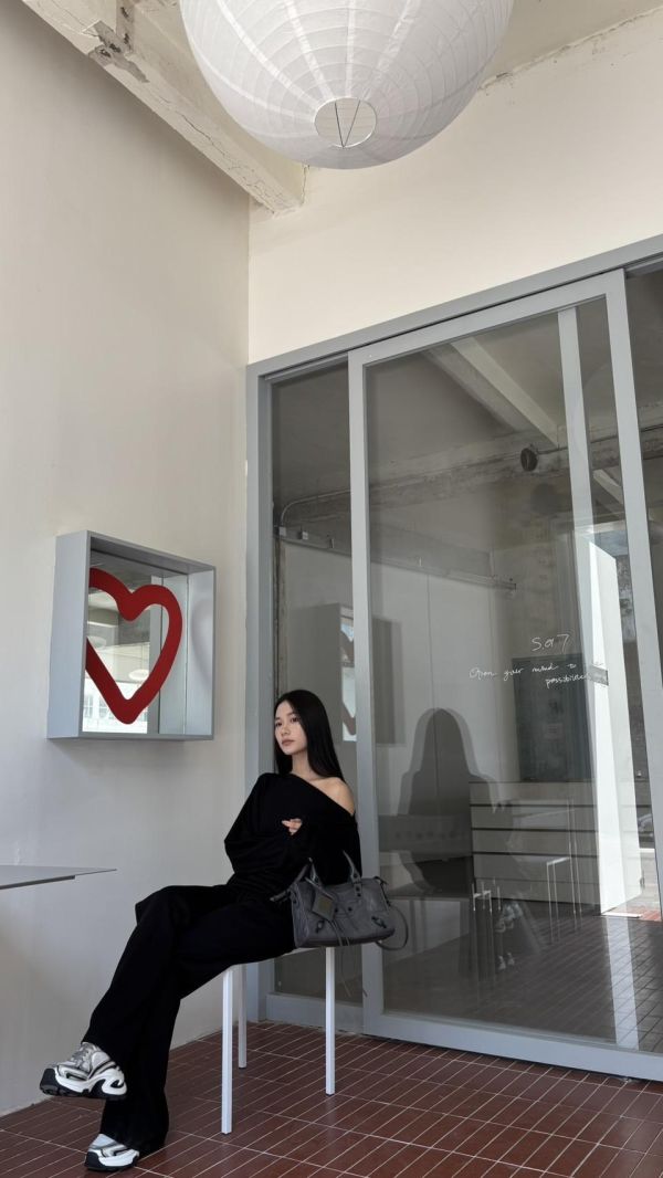 極簡高級斜肩套裝（黑色） 