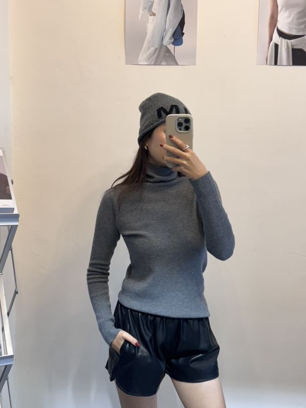 鴨絨背心＋高領打底上衣（黑） 