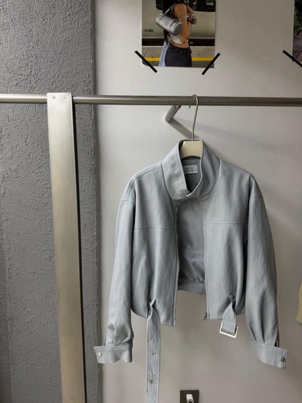 短板下釦皮外套 