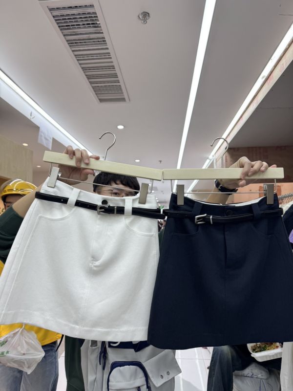 H16.附皮帶短褲裙 
