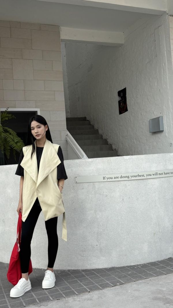 大翻領皮背心（杏色） 