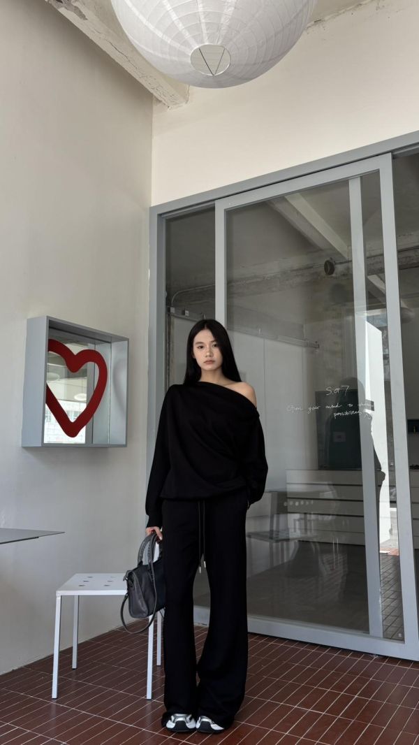 極簡高級斜肩套裝（黑色） 