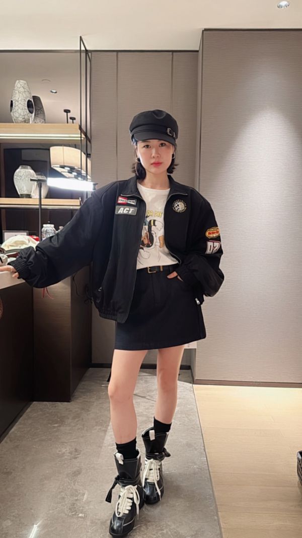 A03.俏皮唐老鴨上衣 