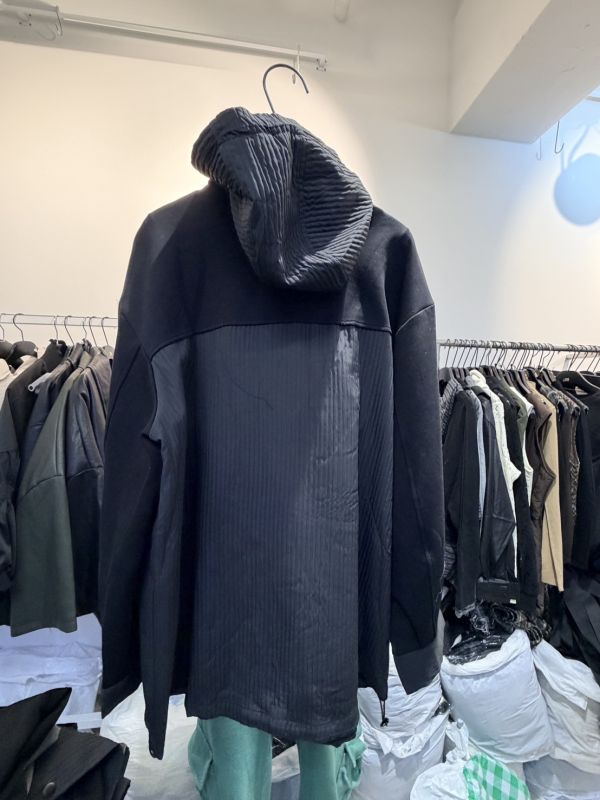 T04.拼接連帽衣外 