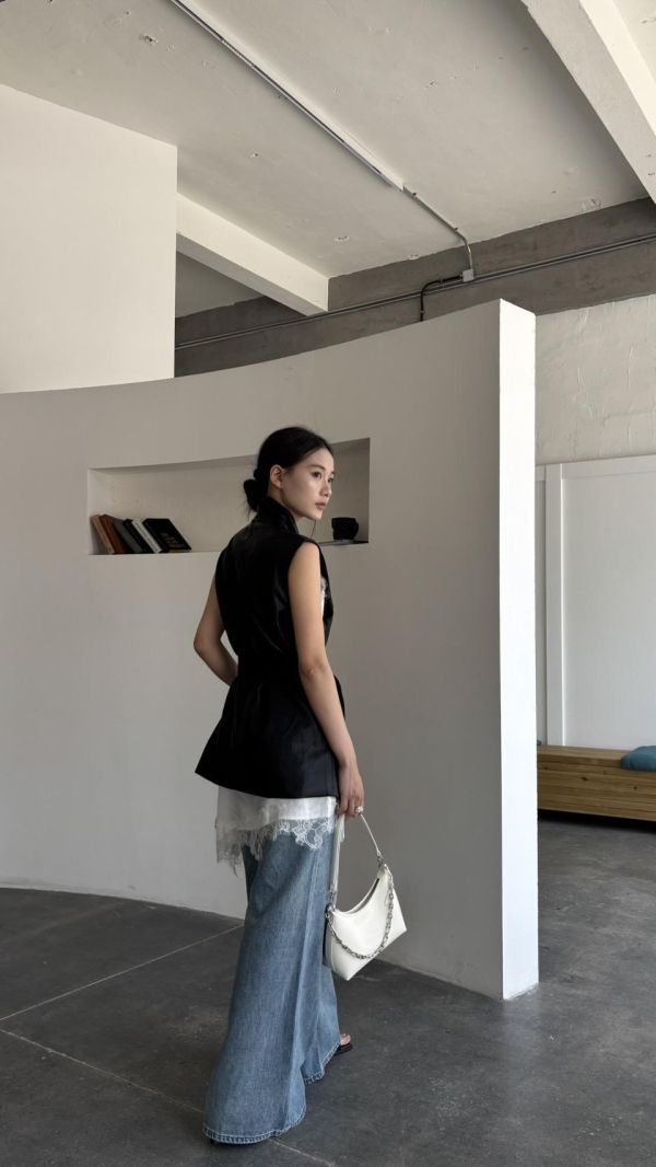 大翻領皮背心（黑色） 